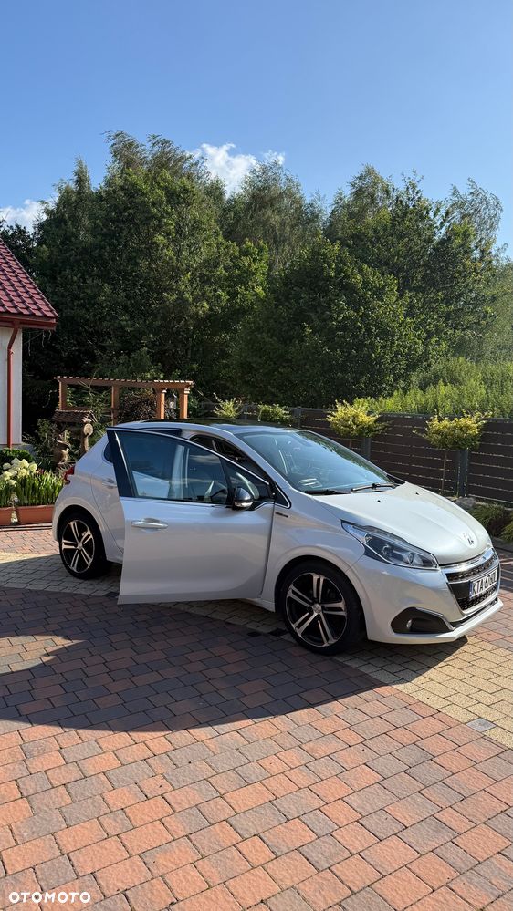 Peugeot 208 - 3