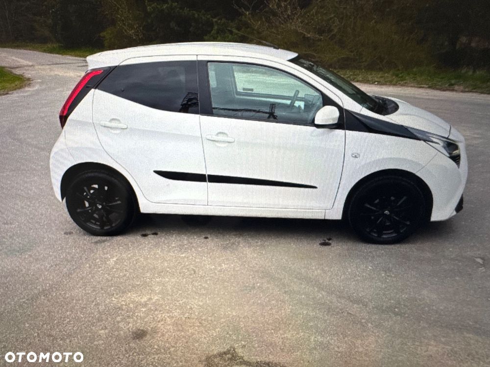 Toyota Aygo 1.0 VVT-i Color Edition - 2