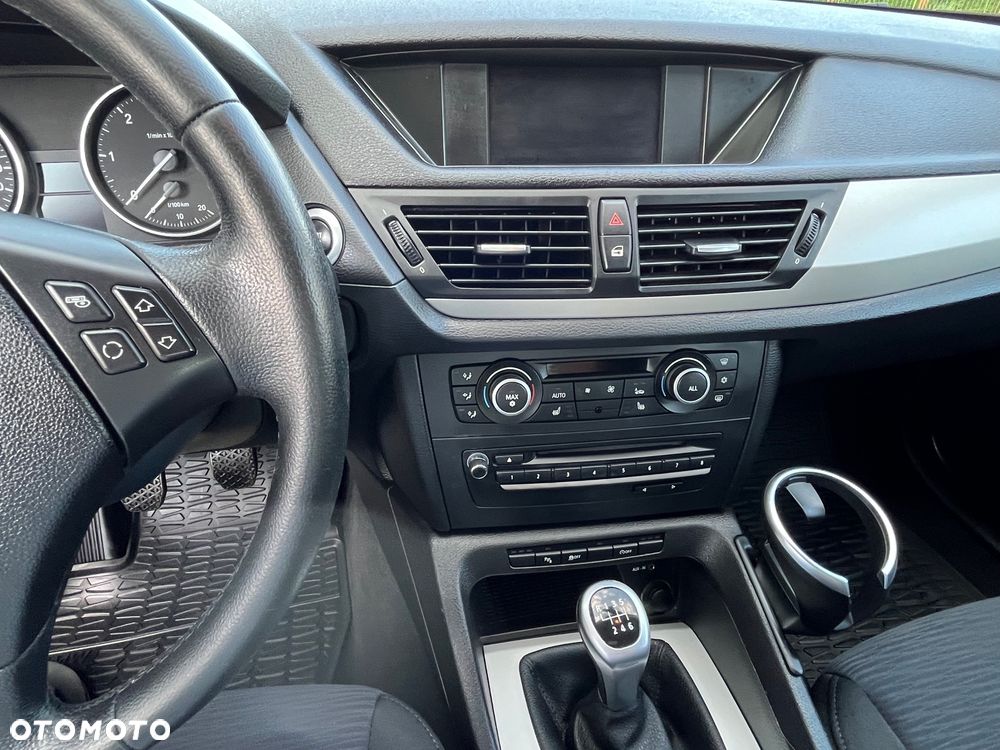 BMW X1 sDrive18d - 12