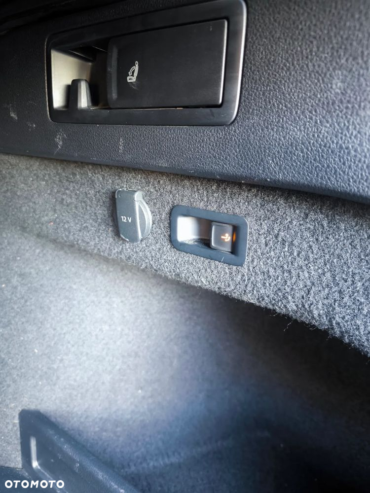 Volkswagen Passat Variant 1.6 TDI (BlueMotion Technology) Comfortline - 20