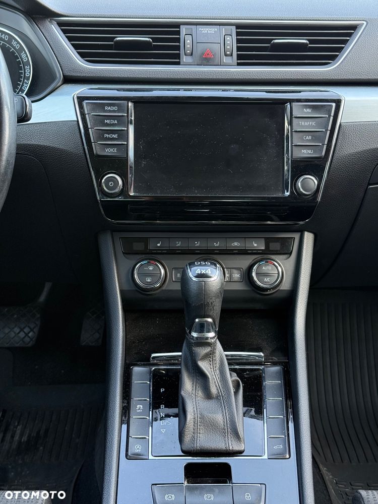Skoda Superb 2.0 TDI 4x4 Ambition DSG - 11