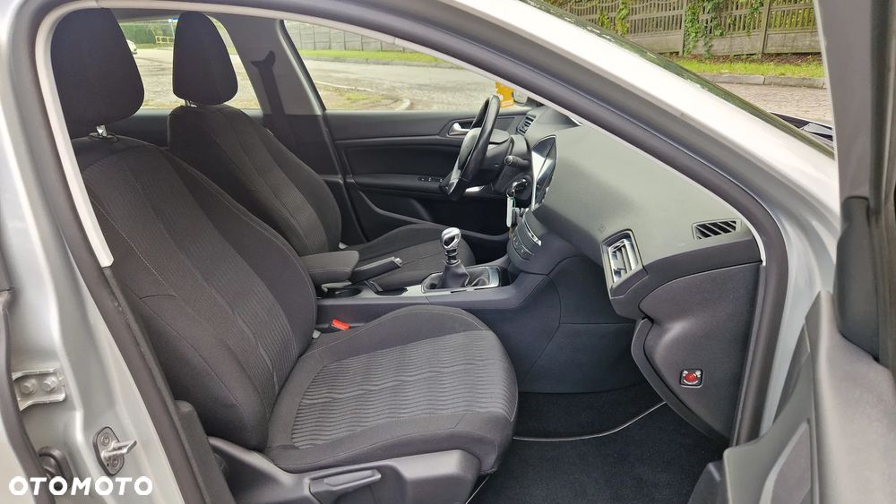 Peugeot 308 1.6 e-HDi Allure S&S - 11