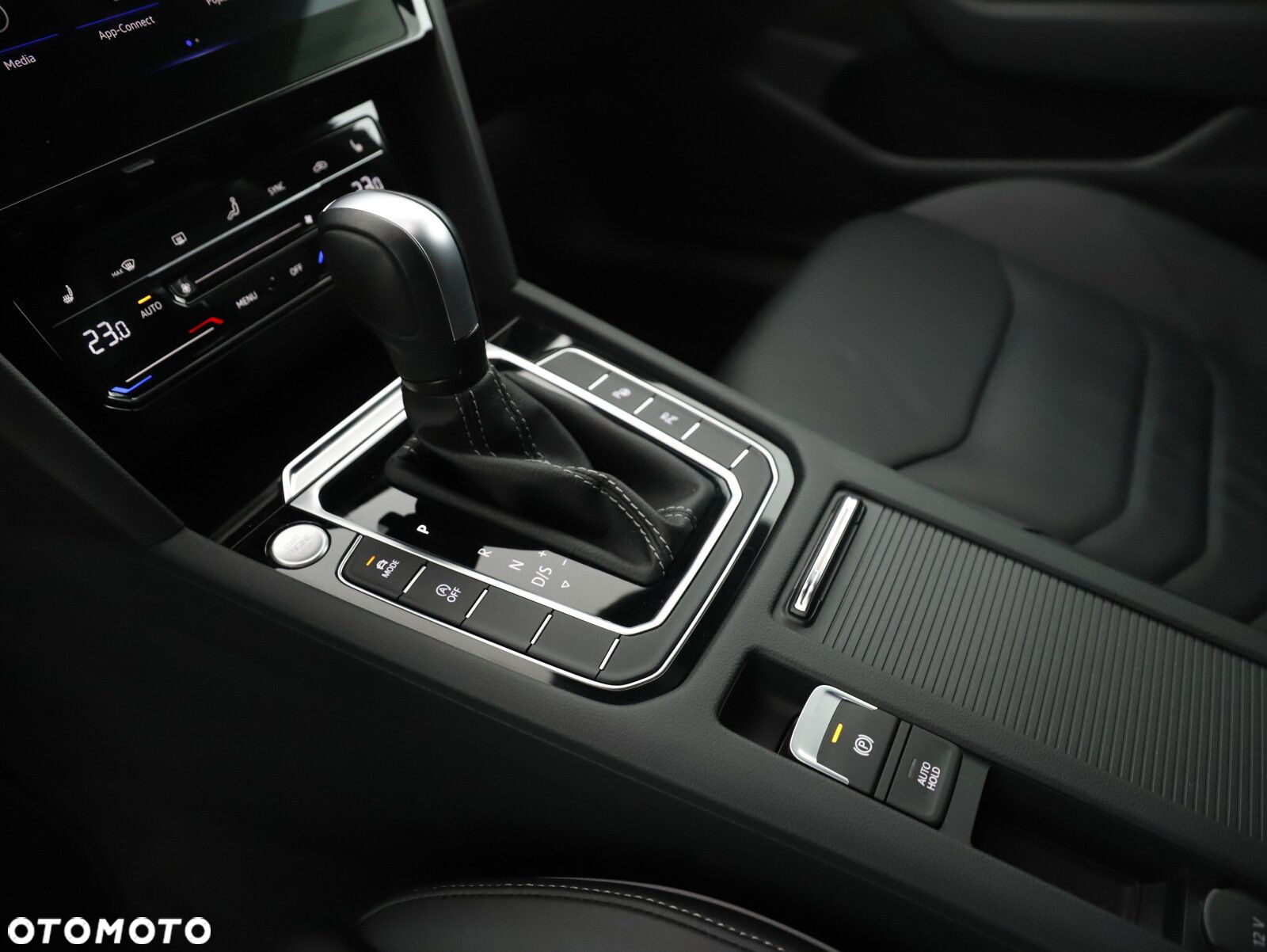 Volkswagen Arteon 2.0 TSI R-Line DSG - 13