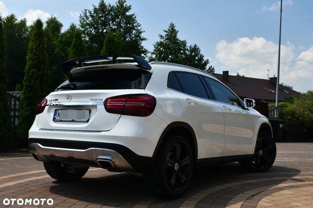 Mercedes-Benz GLA 250 4-Matic AMG Line - 4