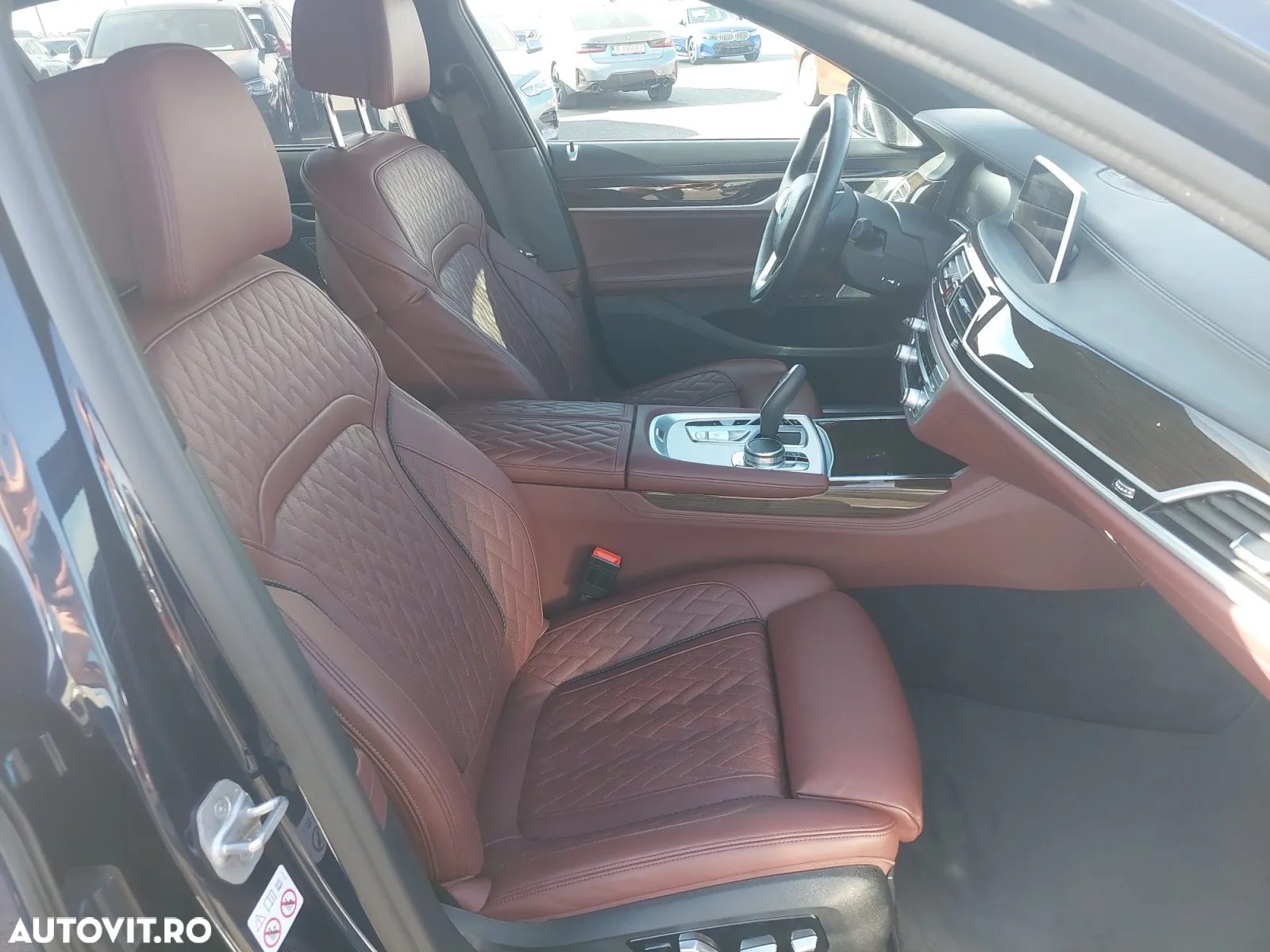 BMW Seria 7 750Li xDrive - 9