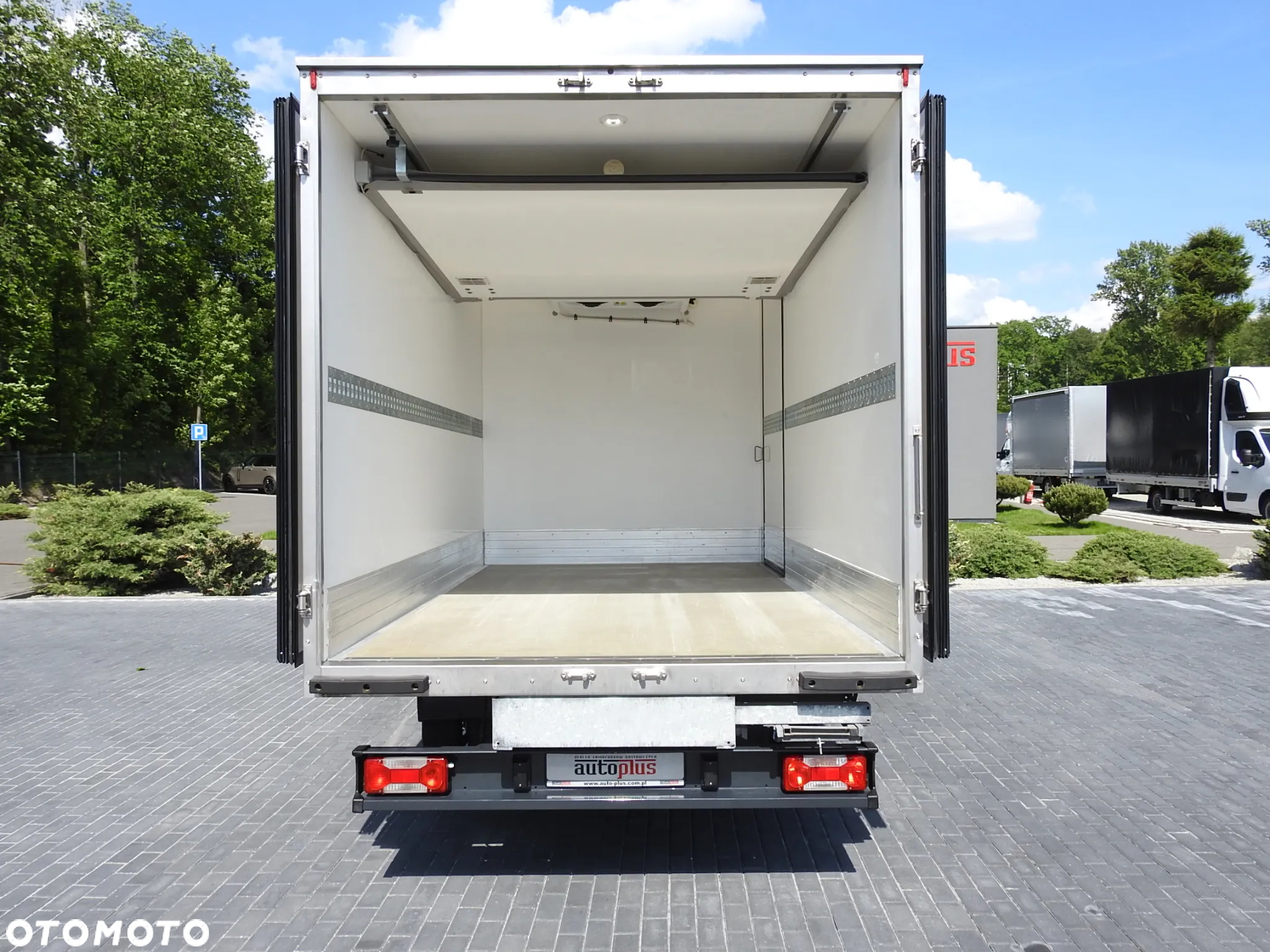 Iveco DAILY 50C15 CHŁODNIA KONTENER -5*C ZASILANIE 230V KLIMATYZACJA BLIŹNIACZE KOŁA 150KM [ 279041 ] - 13
