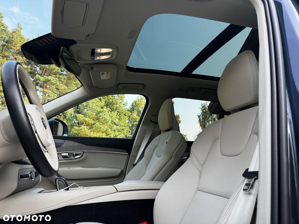 Volvo XC 90 - 7