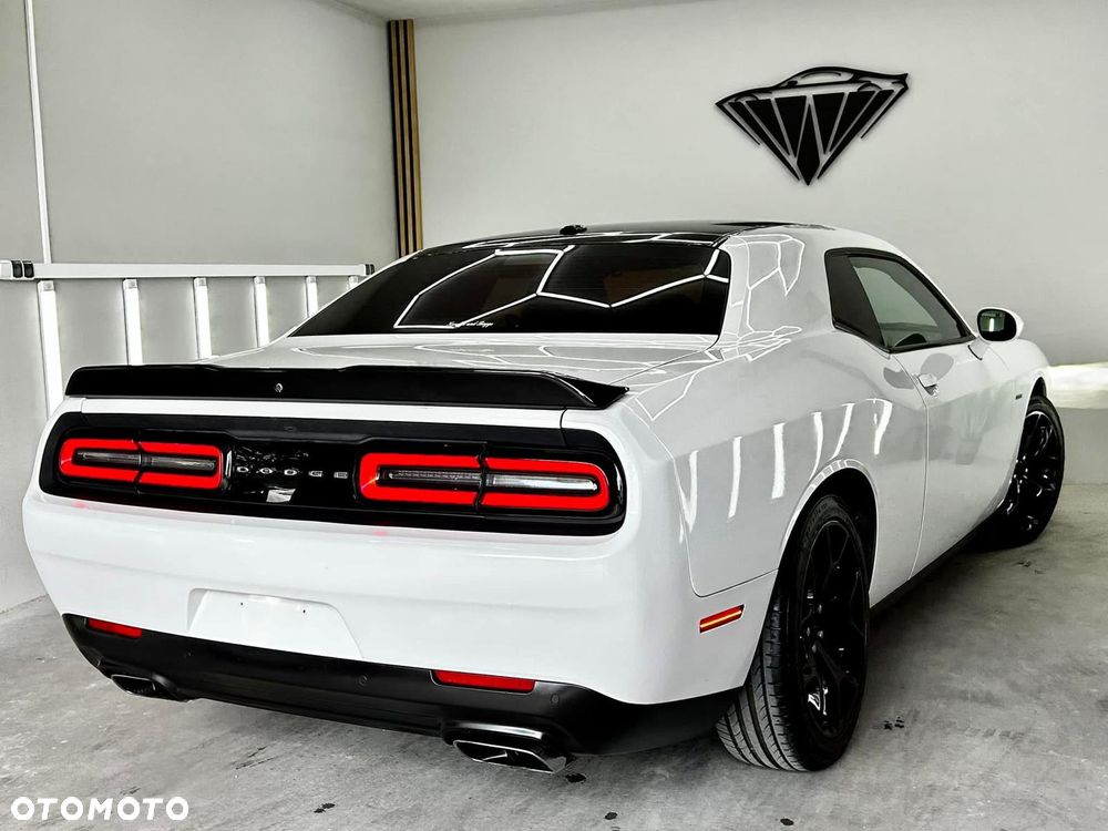 Dodge Challenger 5.7 R/T - 23