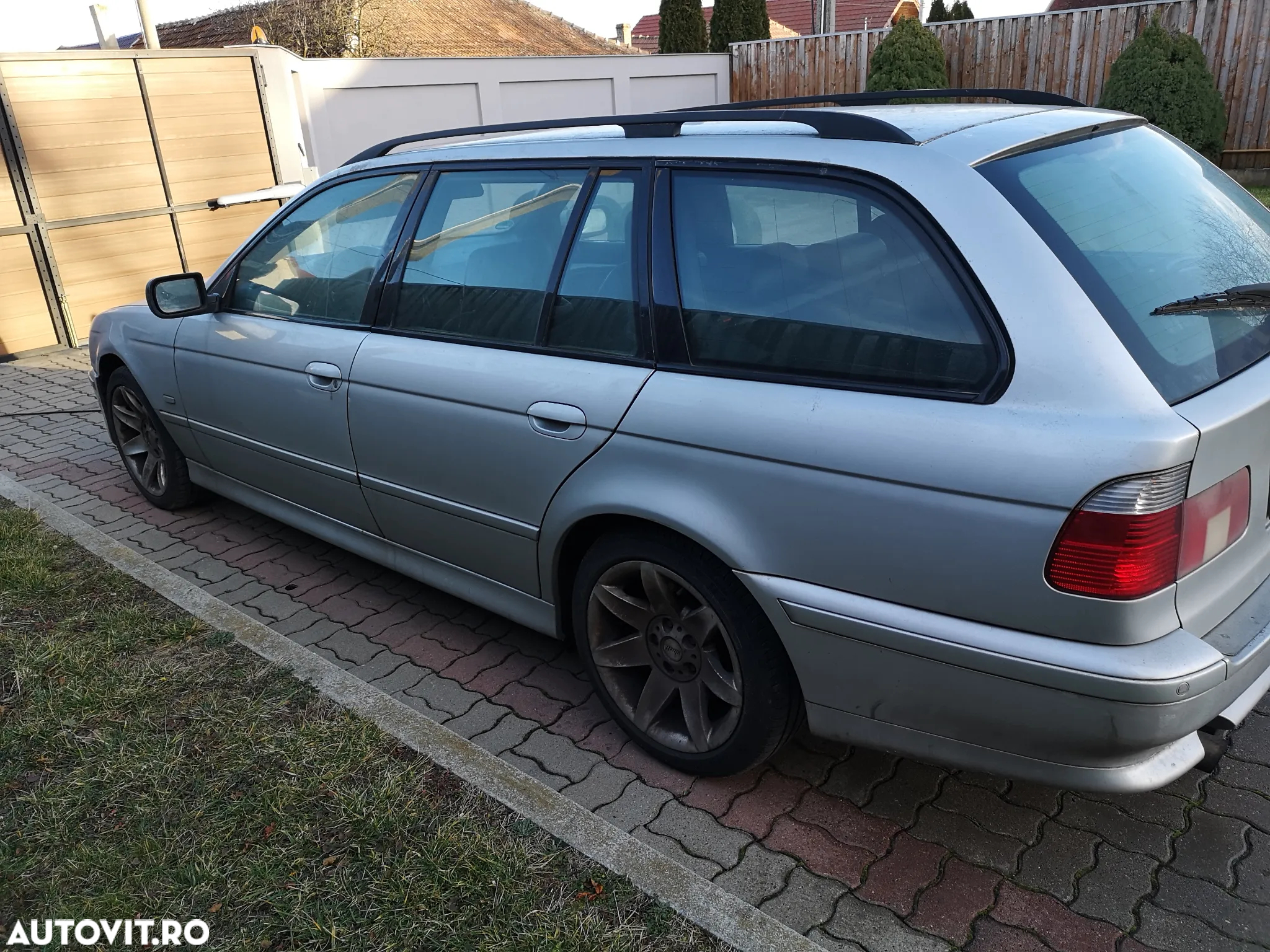 BMW Seria 5 530i Touring - 29