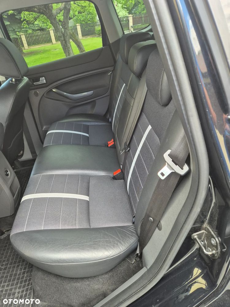 Ford Kuga 2.0 TDCi 4x4 Titanium - 9