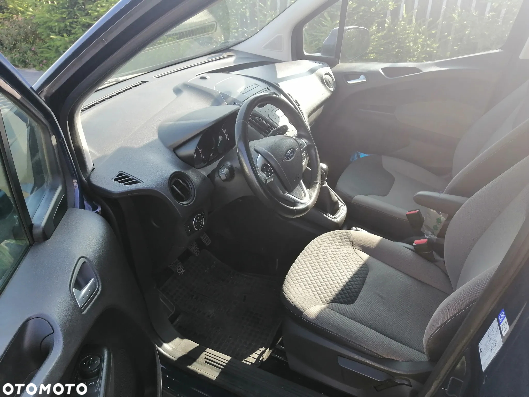 Ford Courier - 9