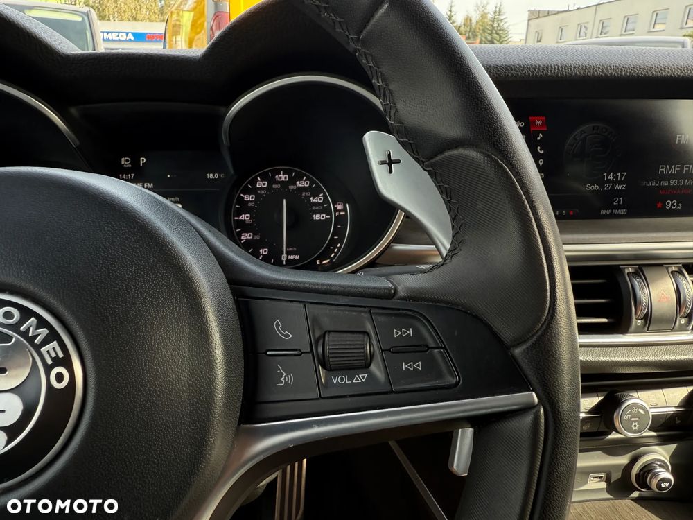 Alfa Romeo Stelvio - 15