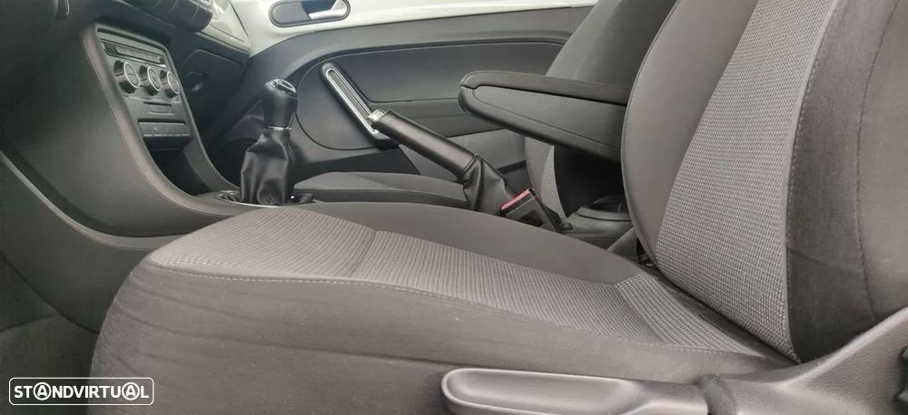 VW New Beetle 1.6 TDi Design - 26