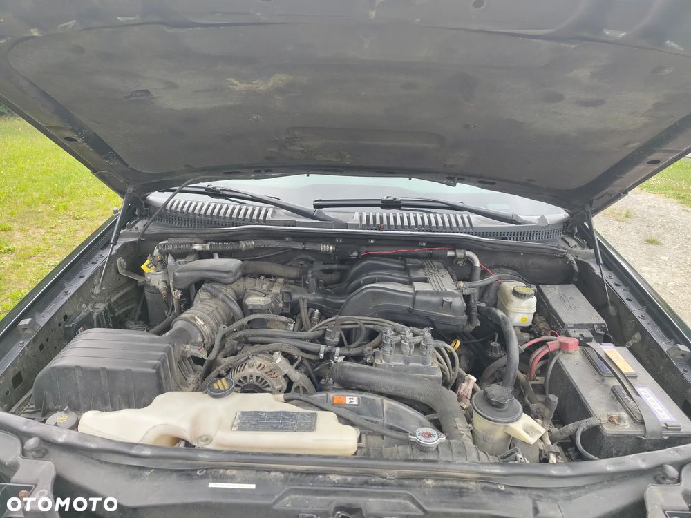 Ford Explorer 4.0 4WD - 8