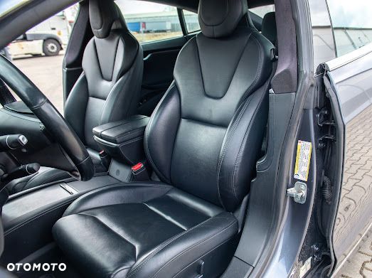 Tesla Model S - 18