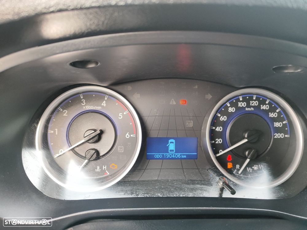 Toyota Hilux 2.4 D-4D 4WD CD CH - 14