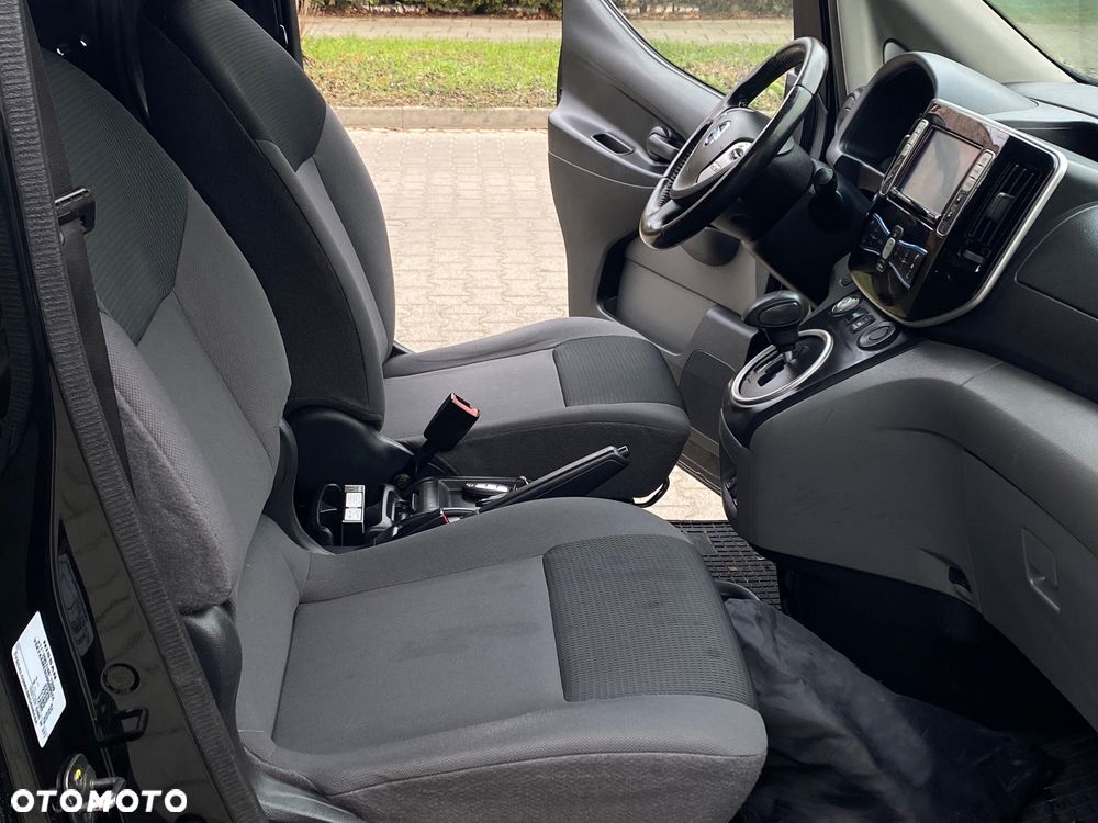 Nissan E-NV200 - 13