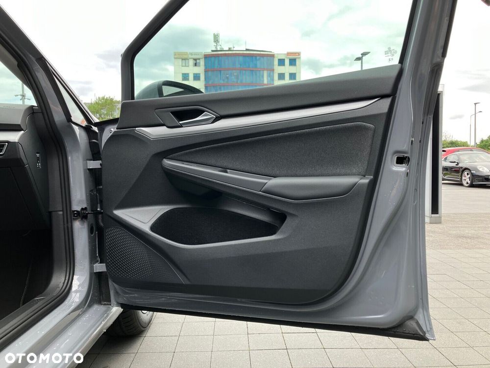 Volkswagen Golf Variant - 25
