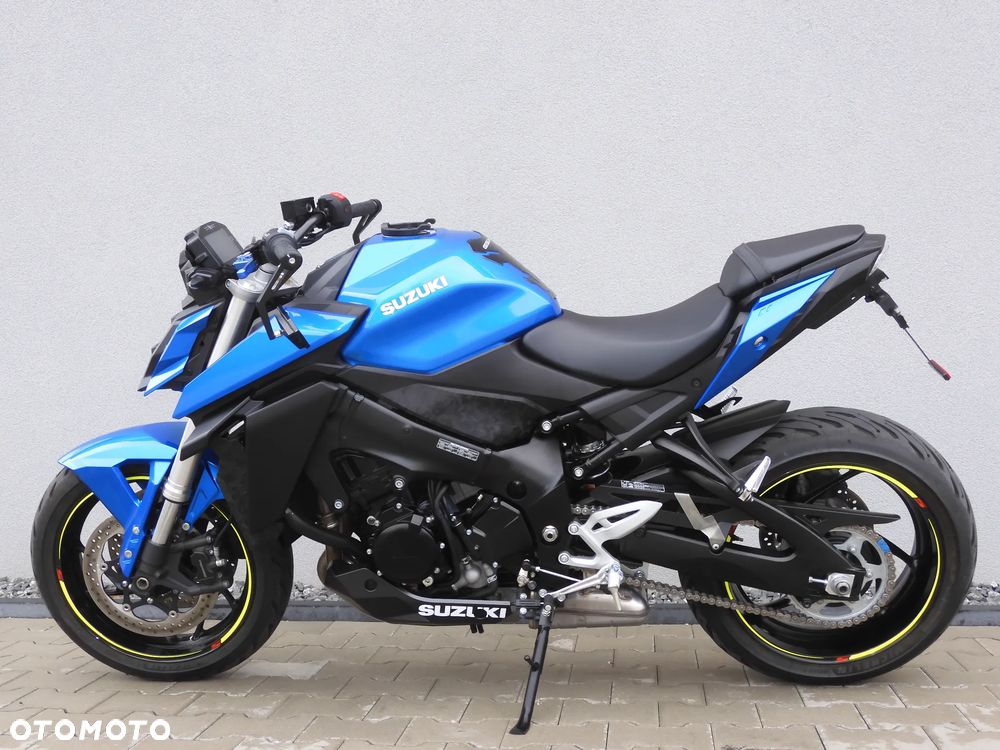 Suzuki GSX - 36