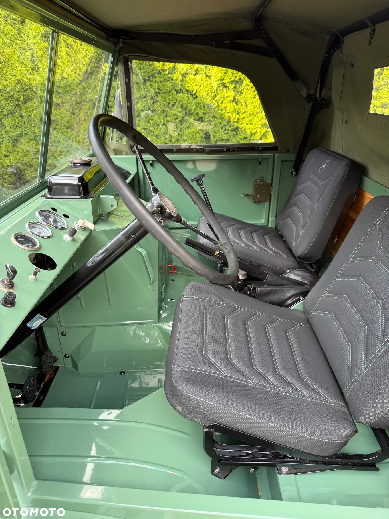 Mercedes-Benz UNIMOG 411 - 3