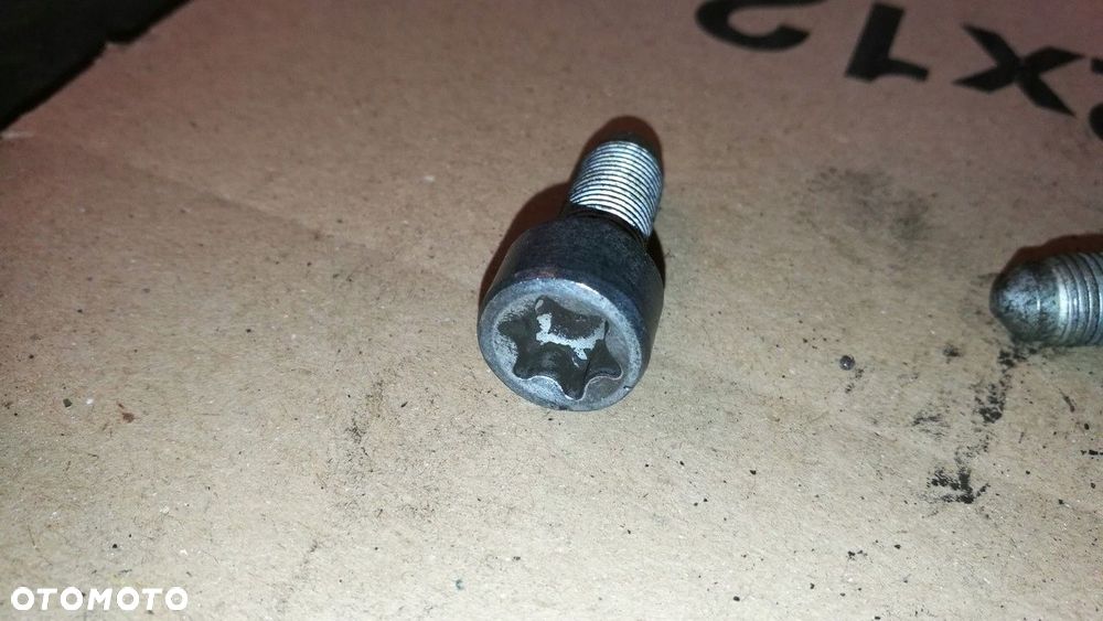 śruba wału koła dwumasowego 2.2 cdi sprinter 906 - 1