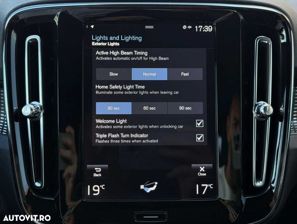 Volvo XC 40 Recharge T5 Twin Engine AT7 R-Design - 35