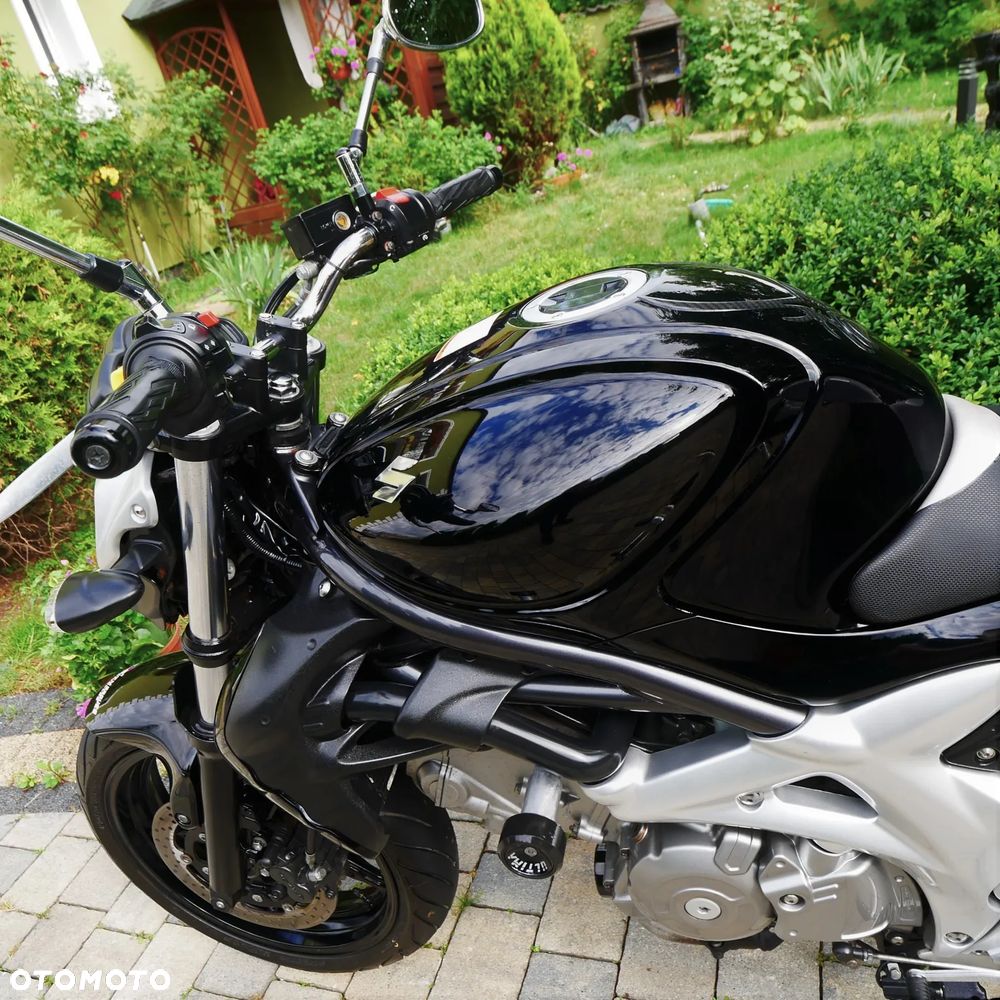 Suzuki Gladius - 6