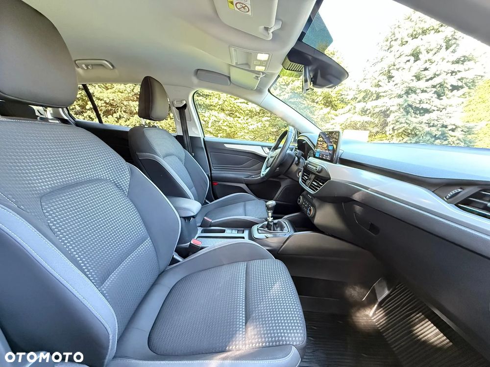 Ford Focus 1.0 EcoBoost Titanium - 28