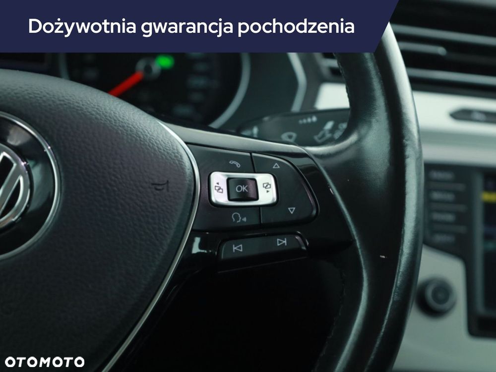 Volkswagen Passat - 17