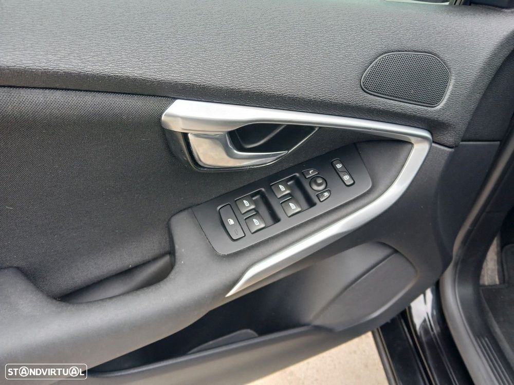 Volvo V40 2.0 D2 Momentum Geartronic - 15