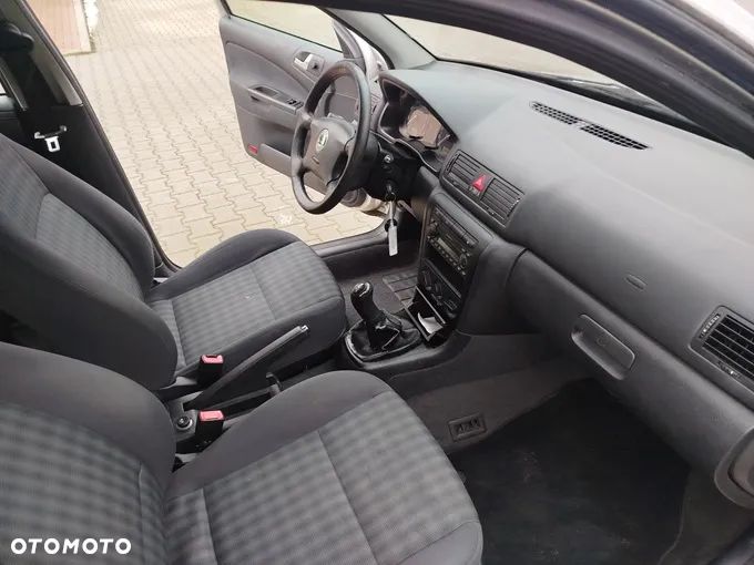 Skoda Octavia 1.6 Selection - 12