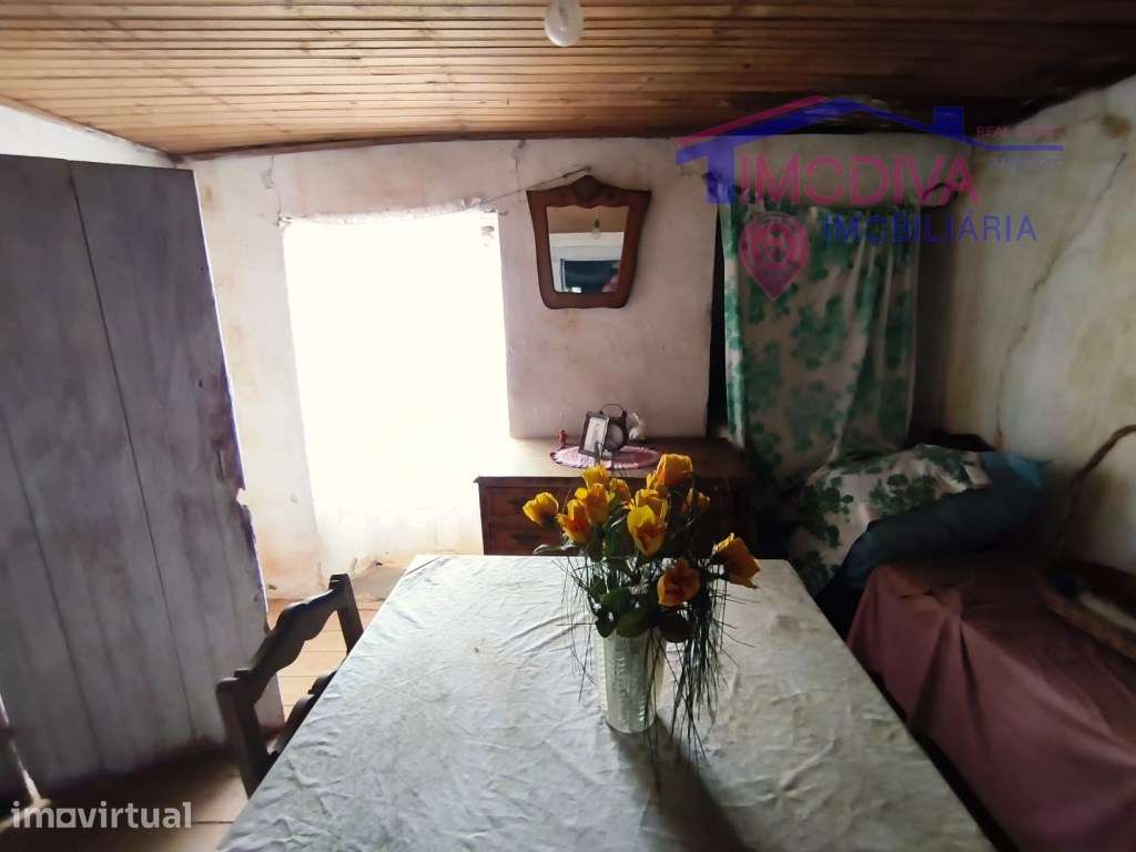 Casa Rústica com terreno situado em Troviscais, Pedrogão Grande - Grande imagem: 3/24