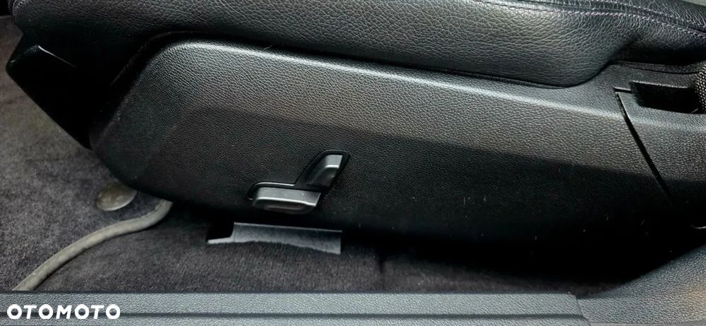 Mercedes-Benz Klasa E 300 BlueTec Hybrid Elegance - 19