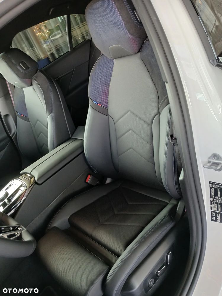 BMW Seria 5 520d xDrive mHEV - 23