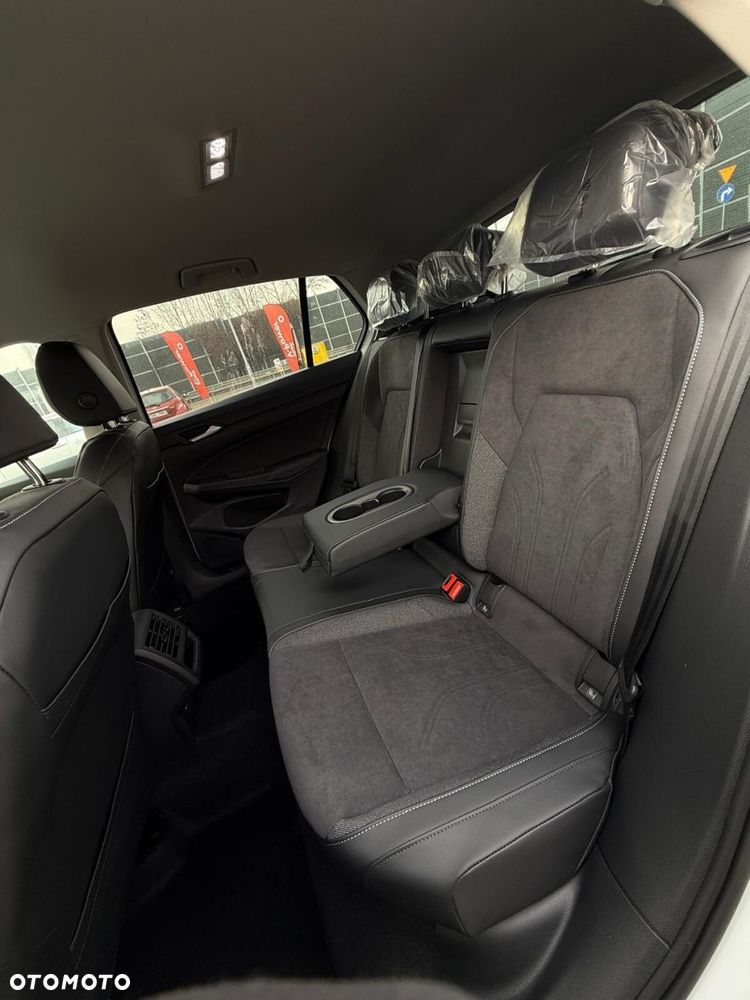 Volkswagen Golf - 31