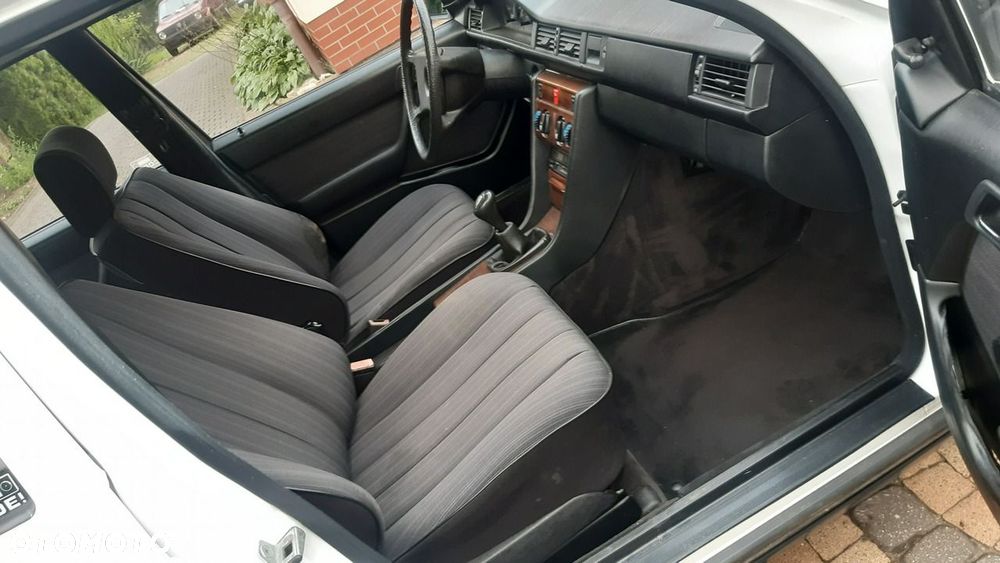 Mercedes-Benz W124 (1984-1993) - 10