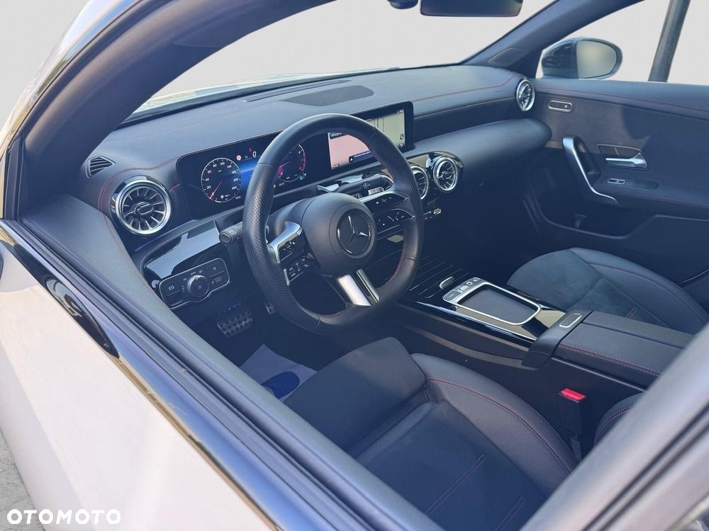 Mercedes-Benz CLA - 14
