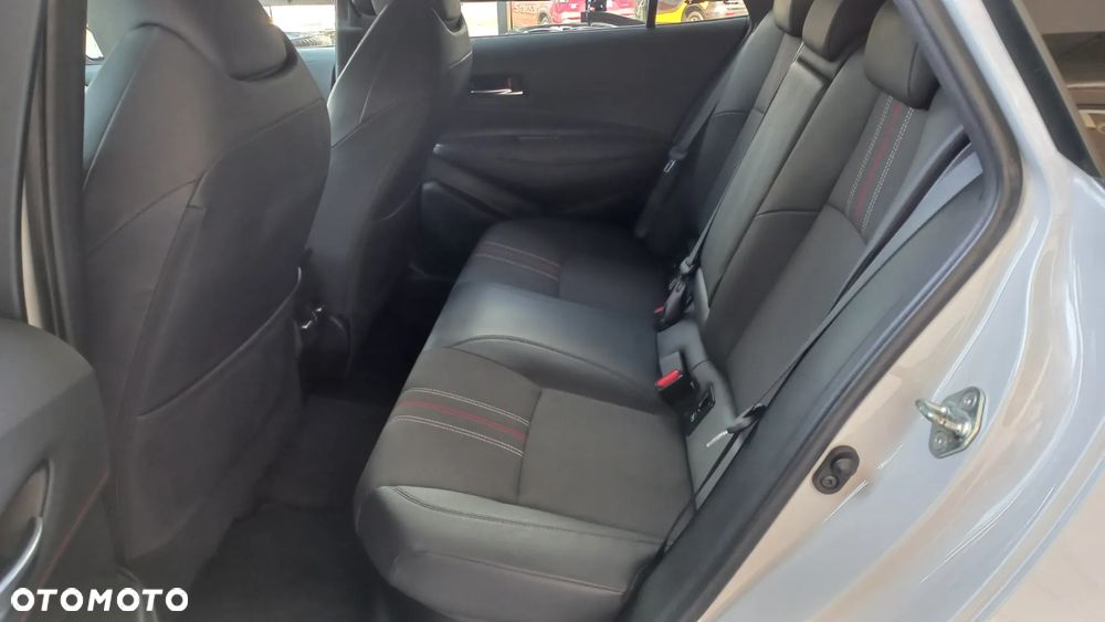Toyota Corolla 1.8 Hybrid GR Sport - 28