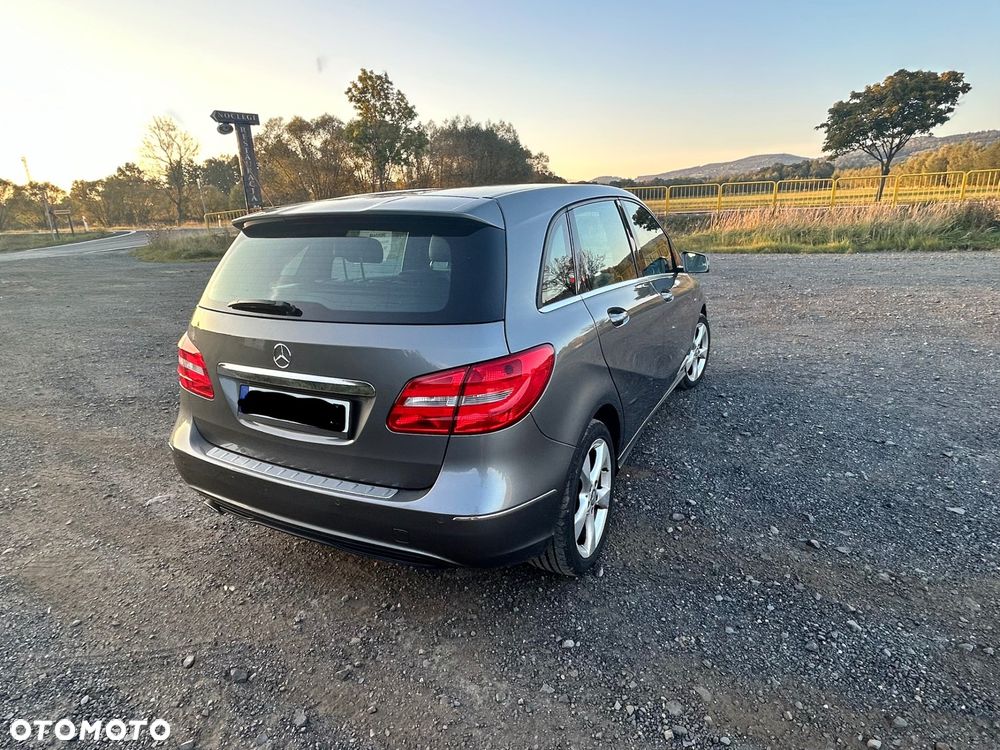 Mercedes-Benz B-Class 2012 photo 4