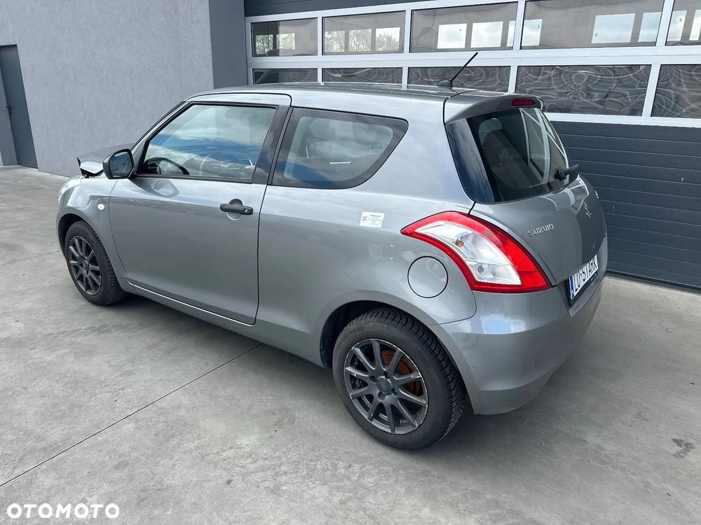 Suzuki Swift 1.2 Club - 4