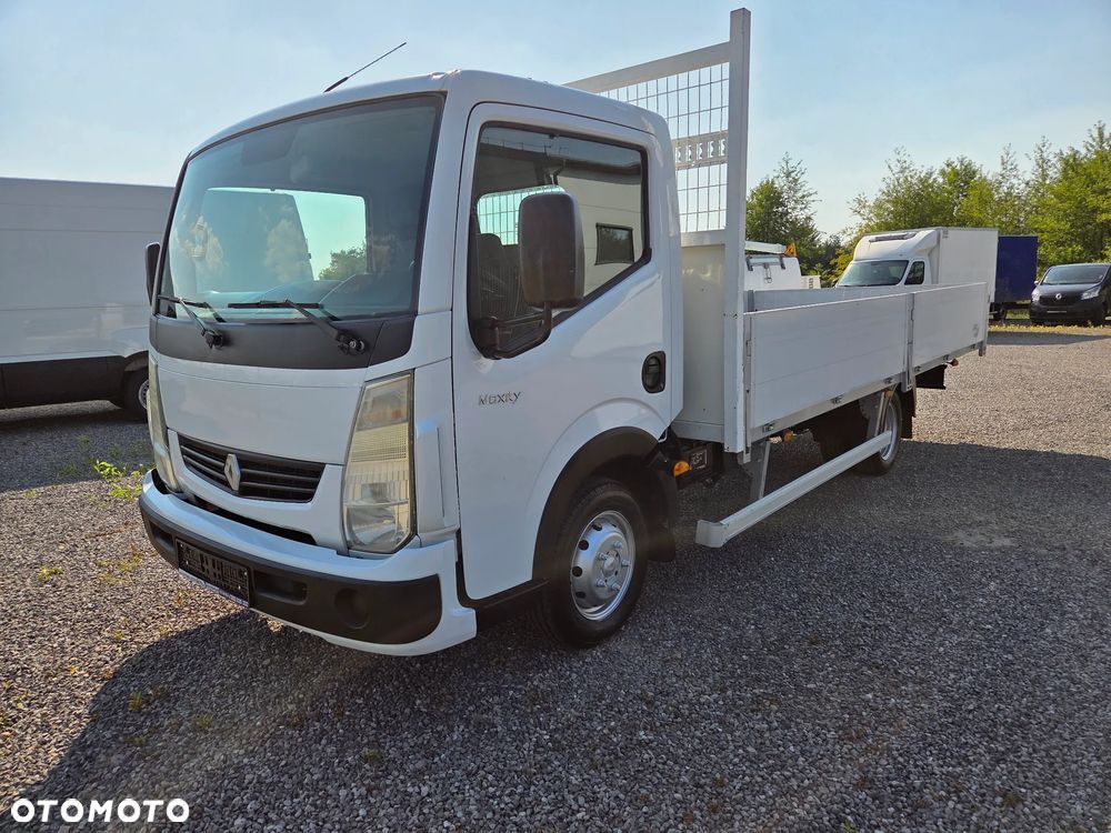 Renault Maxity 2.5 DCI 130KM / Skrzyniowy dł: 4.70/DMC 3.5T / - 2