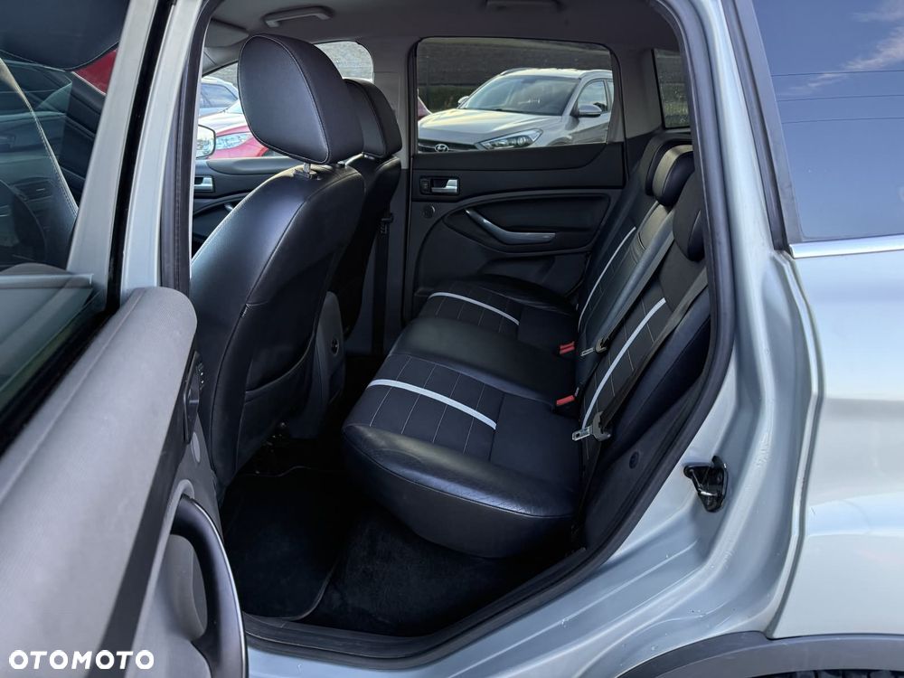 Ford Kuga 2.0 TDCi 2x4 Titanium - 18