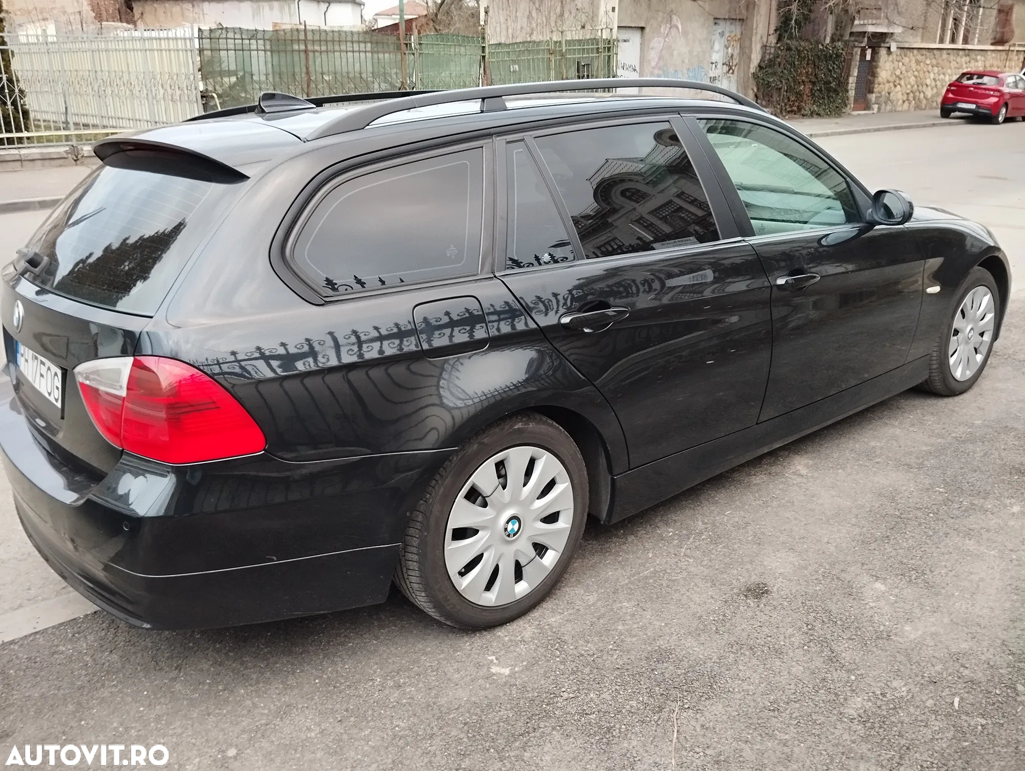 BMW Seria 3 318d DPF Touring - 2