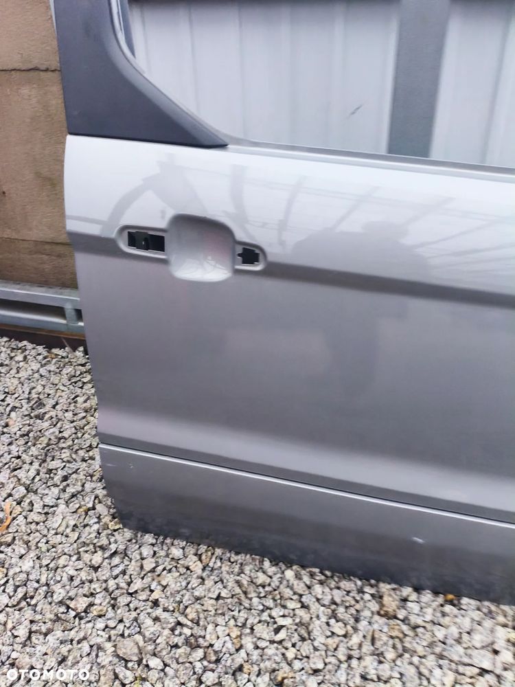 FORD CONNECT MK2 OSOBOWY 13R- DRZWI PRZEDNIE PRAWE POZNAŃ GIEŁDA X - 3