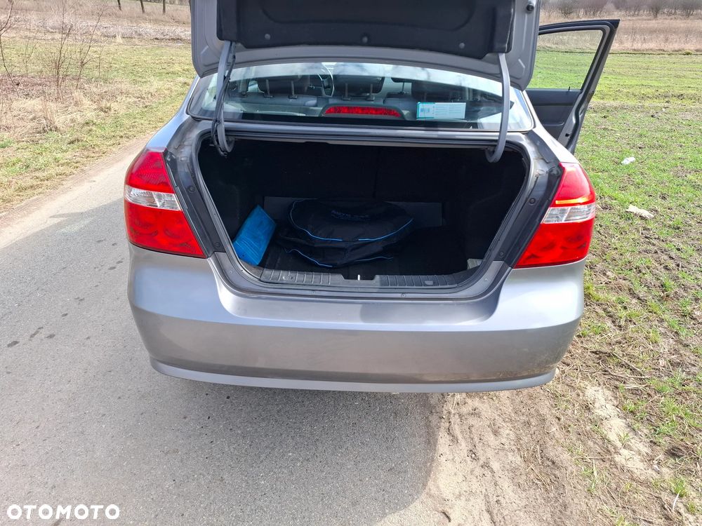 Chevrolet Aveo 1.2 16V Base - 8