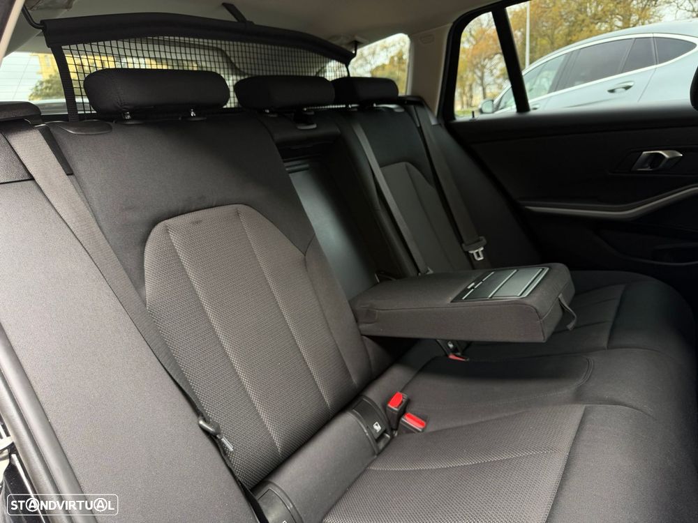 BMW 318 d Auto - 17
