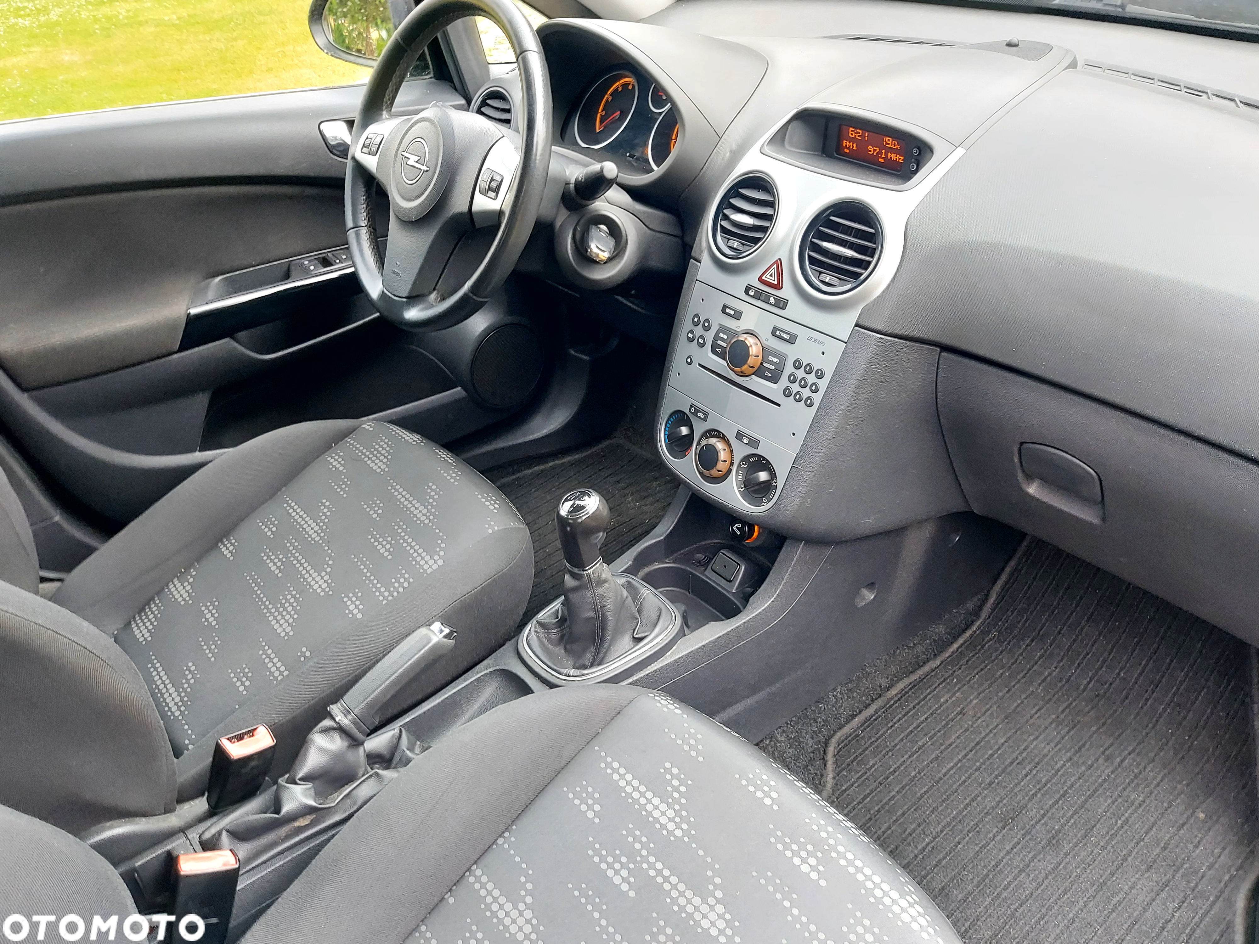 Opel Corsa 1.4 16V Satellite - 6