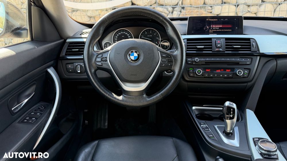 BMW Seria 3 320d Aut. Sport Line - 28