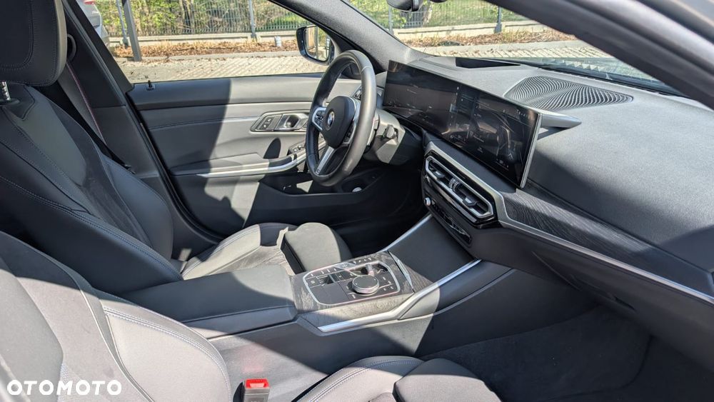 BMW Seria 3 330i xDrive M Sport - 5