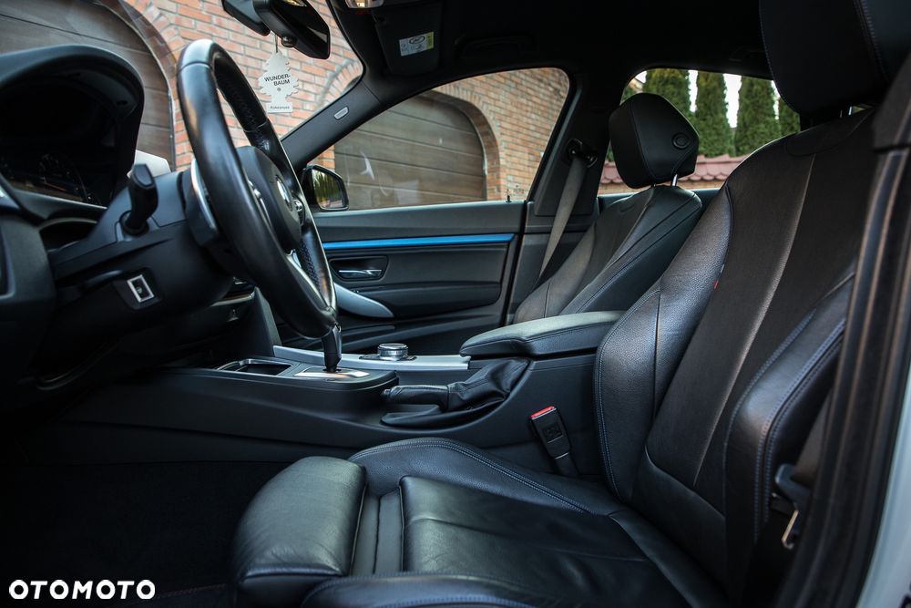 BMW 3GT 330i xDrive M Sport - 13